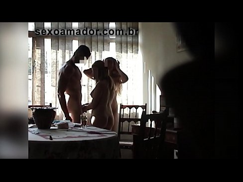 ❤️ Amigos sexuais convidam um homem gigante e um ménage à trois com ele ️ Porno fodido em nós pt.josporn-com.ru ❌❤